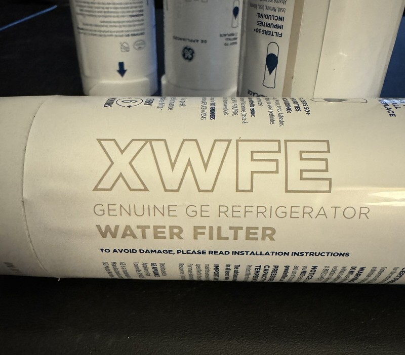 GE XWFE Water Filter OEM White W/Chip See Pics/description