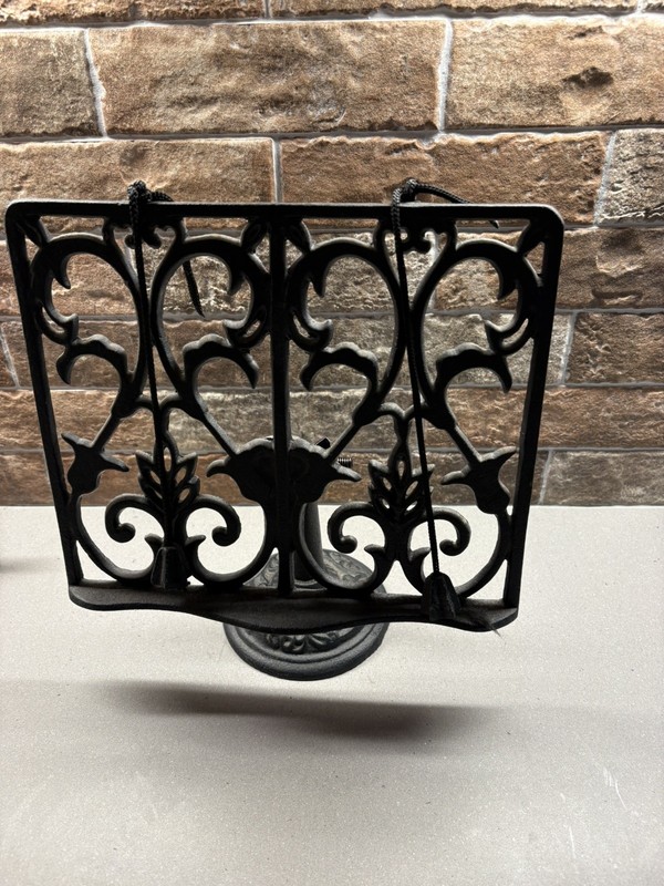 VINTAGE ORNATE CAST IRON COOKBOOK STAND HOLDS RECIPE BIBLE BOOKS TABLET 11″×10″