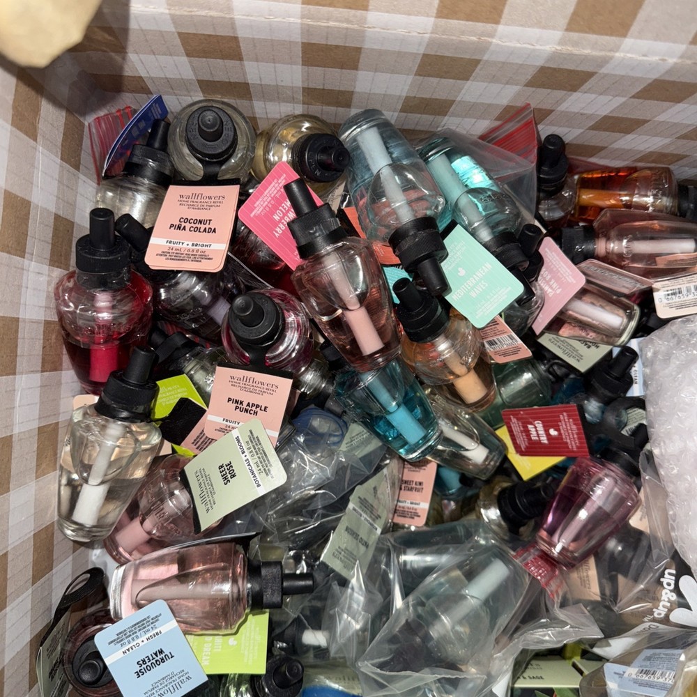 Bath & Body Works Wallflowers Home Fragrance Refill Single Bulbs~~ Lot of 20
