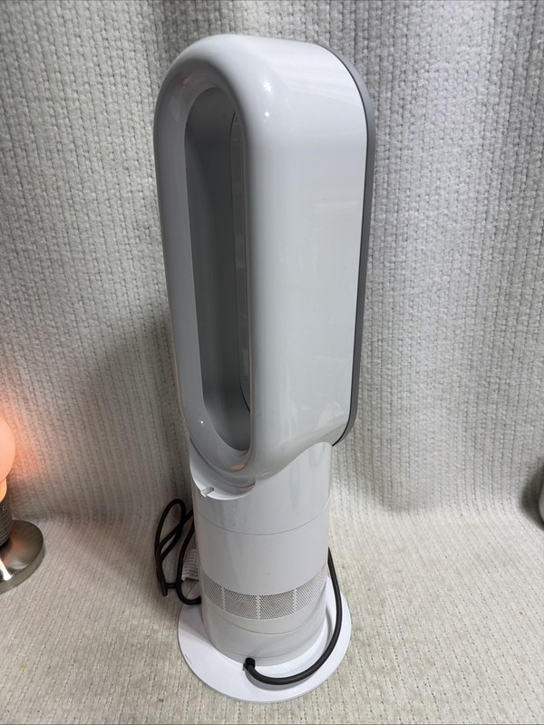 Dyson (AM09) Hot+Cool Jet Focus Fan Heater - White/Silver - No Remote gallery