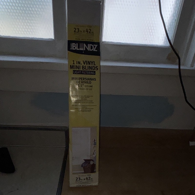 Basic BLENDZ 1″ Slat Vinyl Mini Blinds Light Filtering White 23 x 42 in