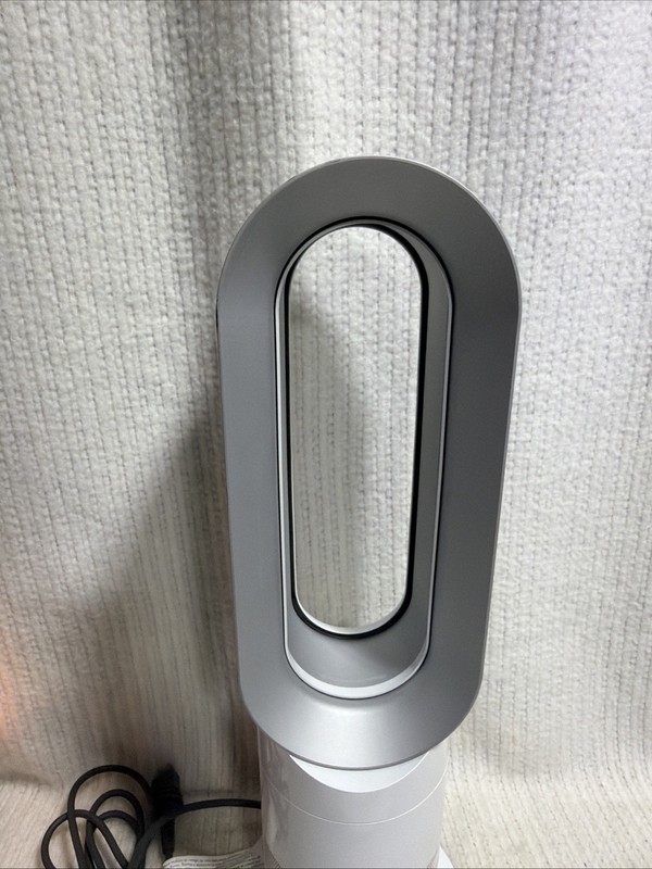 Dyson (AM09) Hot+Cool Jet Focus Fan Heater - White/Silver - No Remote gallery