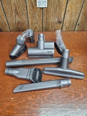 Dyson V6 DC58 DC59 DC62 Mini Motorhead 205520 Tool & 6 Other Attachment Brushes