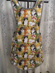 HANDMADE CATS CRISS CROSS APRON SIZE LARGE