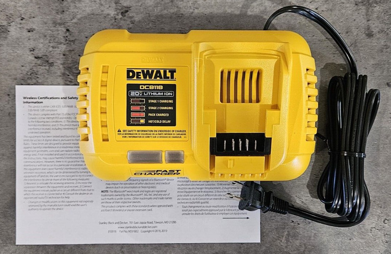 NEW DEWALT DCB118 20V/60V Volt MAX Lithium-Ion FLEXVOLT Fan-Cooled Fast Charger