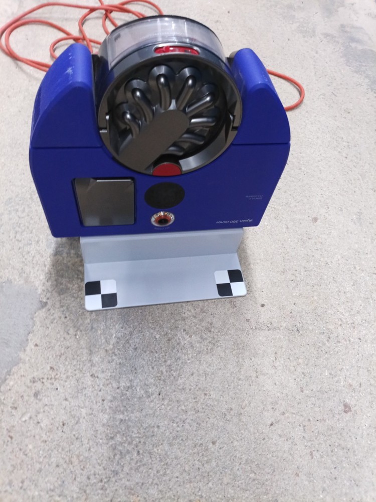 Dyson 360 Vis Nav Robot Vacuum – Lightly With Charger Works Great.