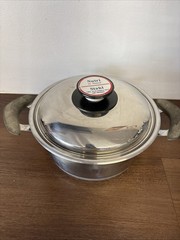 Nutri Stahl T304 Stainless Steel & Titanium 2qt Covered Saucepan