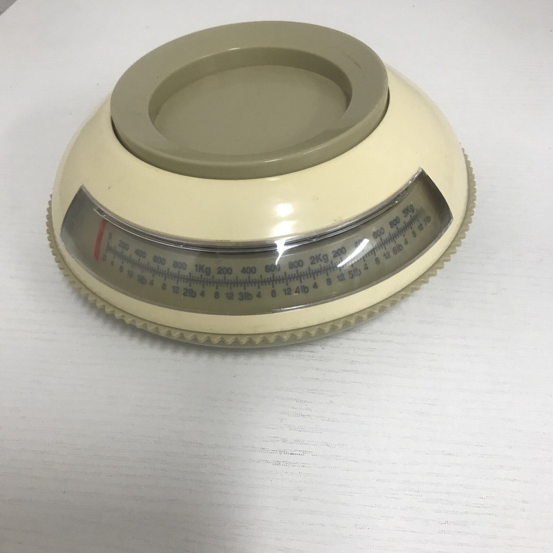 Vintage Gold Color Collectible Round Kitchen Food Scale 7 Pounds 3 kg B03655