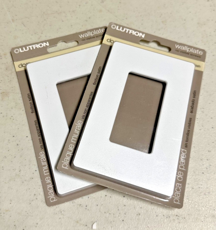 Lutron Claro 1-Gang Wallplate (Satin) – Glacier White – SC-1-GL