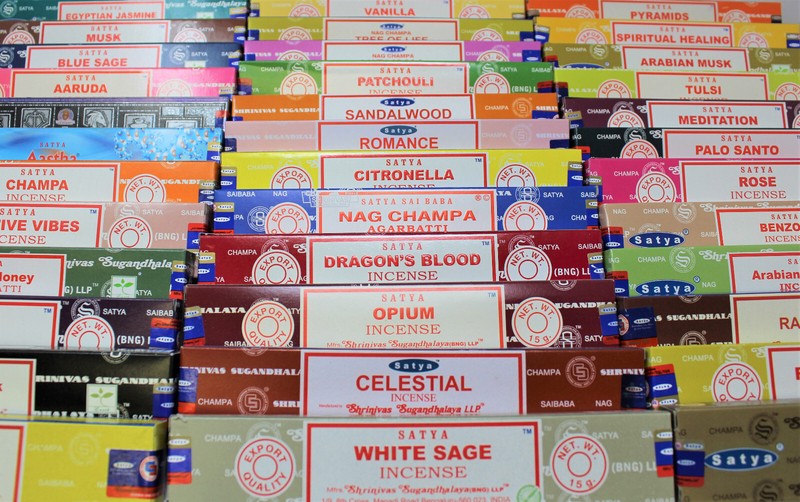 Satya Nag Champa LOVE SPELL Incense Sticks: Choose 15 30 45 90 or 180 gm gallery