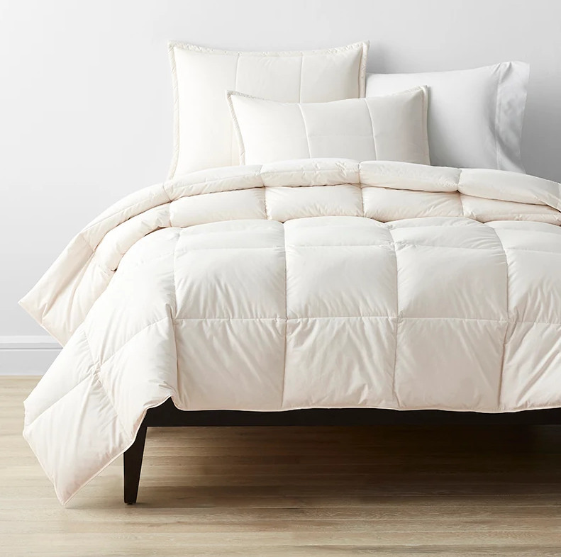 [FLASH SALE] The Company Store LaCrosse Premium Down Light Warmth Comforter