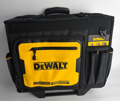[NEW] DEWALT (DWST560107) 18-In. (457mm) Pro Rolling Tool Bag