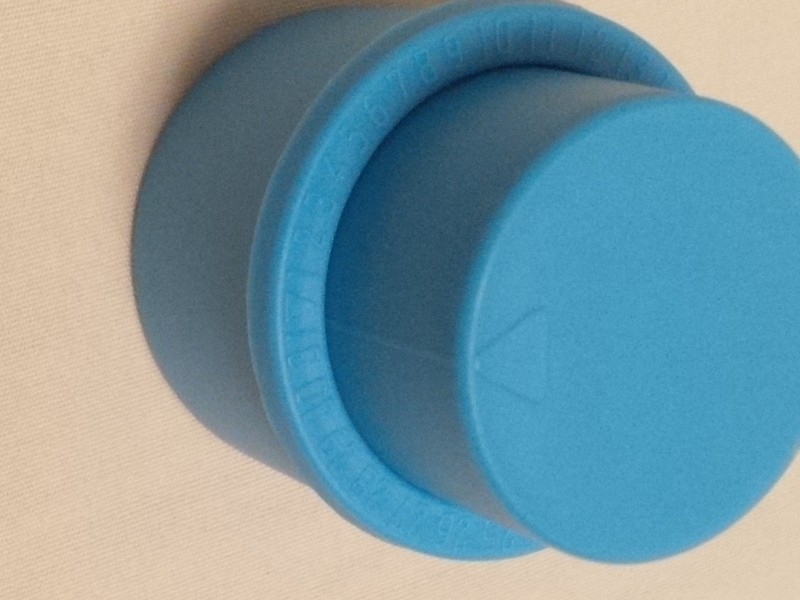 Silicone 2 liter soda bottle FIZZ KEEPER PUMP CAP assorted colors