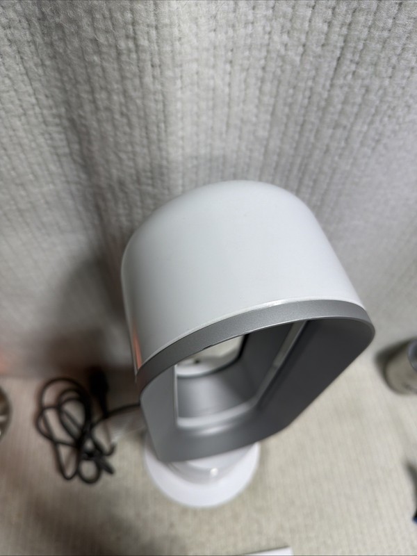 Dyson (AM09) Hot+Cool Jet Focus Fan Heater - White/Silver - No Remote gallery
