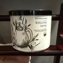 Bath & BodyWorks Welcome Home 3-Wick Candle 14.5 oz