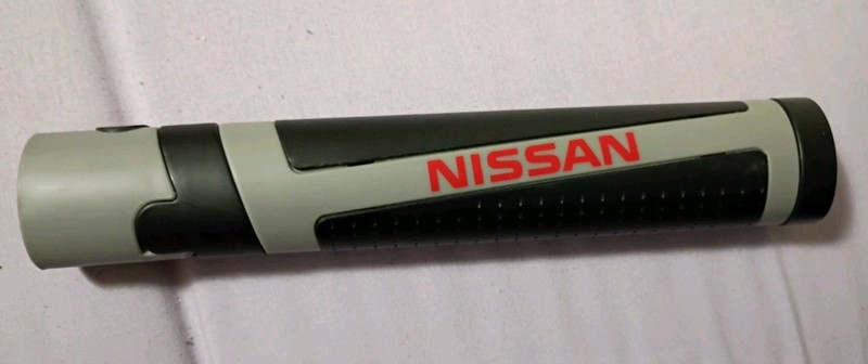 Nissan Extendable Work Light. Magnetic Base. USED. Requires 3 AAA batteries.