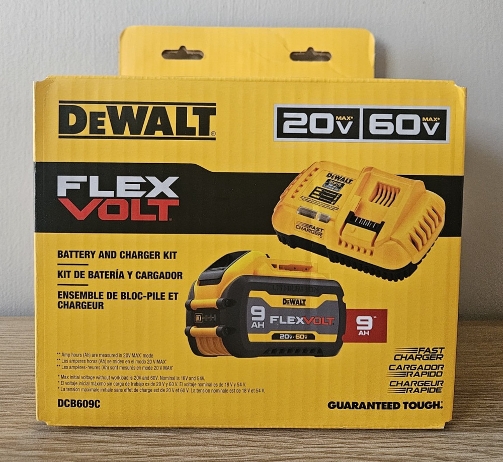 DeWALT 20V/60V MAX FLEXVOLT Lithium-Ion 9Ah Battery & Fast Charger Kit DCB609-C