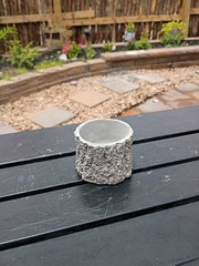 Handmade concrete planter pot – small tree trunk 2.5in x 2.5in x 1.8in