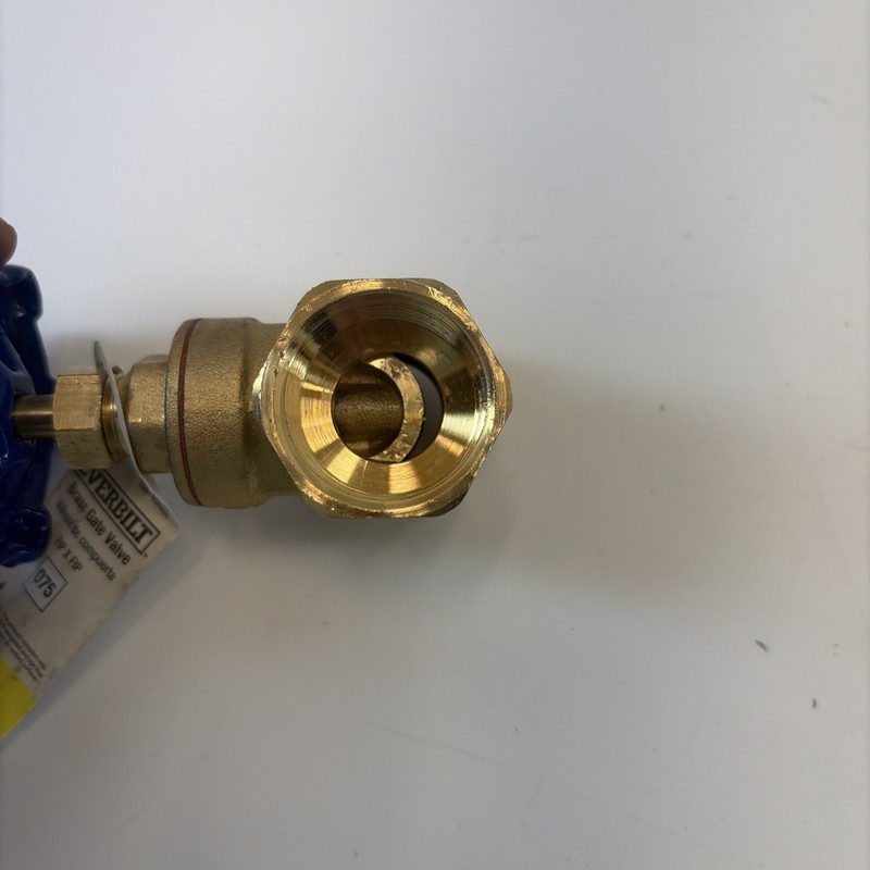5 Everbilt 1 in. x 1 in. Brass FPT Compact-Pattern Threaded Gate Valve 5 Pack gallery
