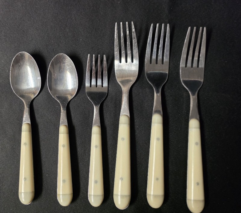 Forge de Laguiole Jean Dubost Inox Possibly Cattle Bone/Horn Tip Flatware